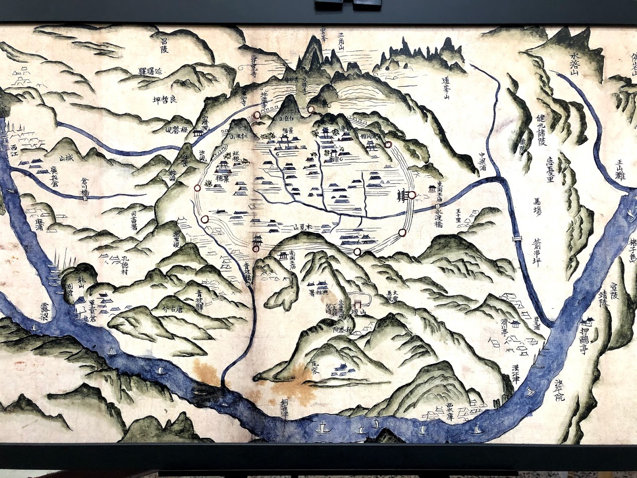 【韓国語の擬態語２】笑った時と驚いた時